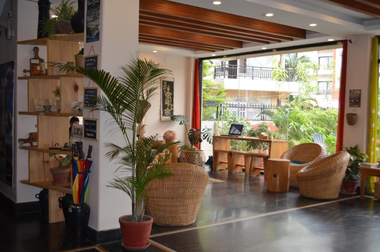 Hotel Karuna Pokhara Buitenkant foto