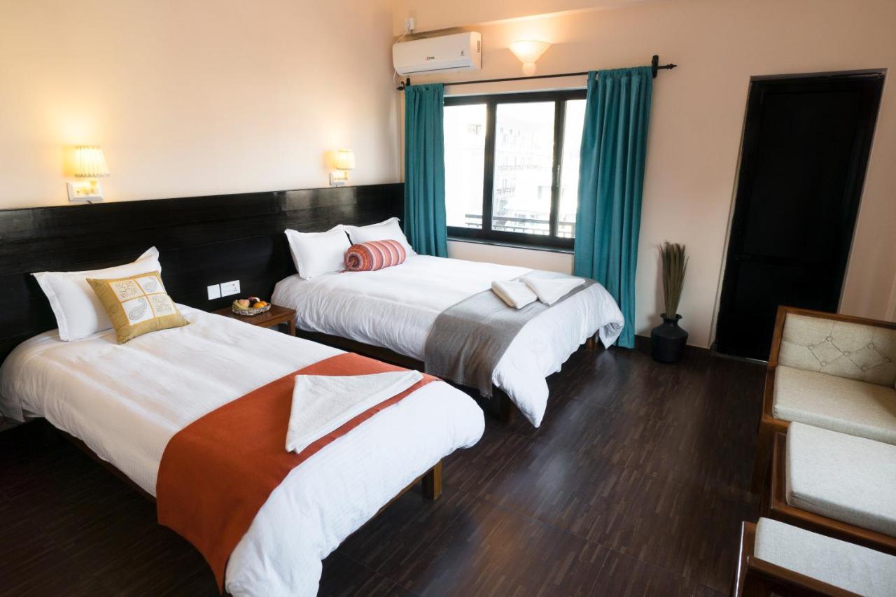 Hotel Karuna Pokhara Buitenkant foto