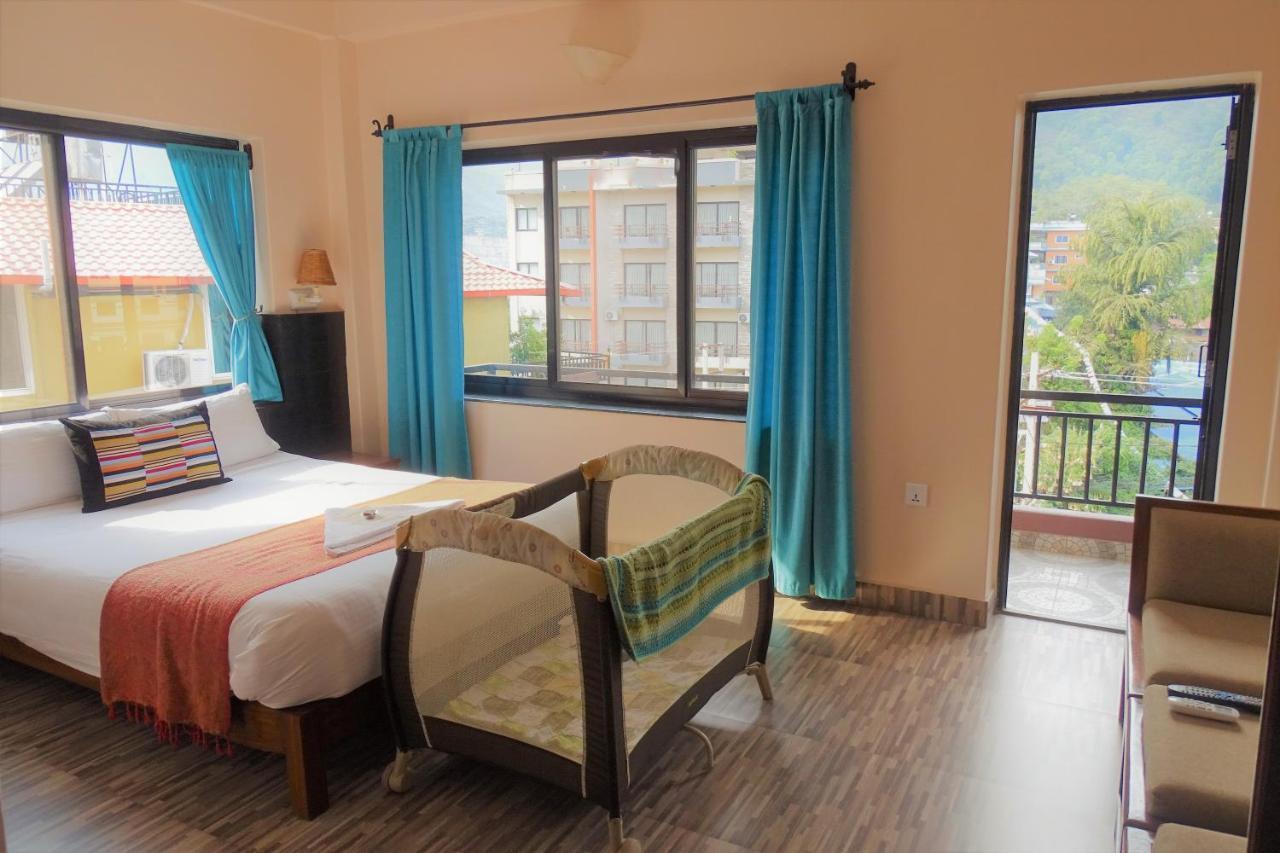 Hotel Karuna Pokhara Buitenkant foto