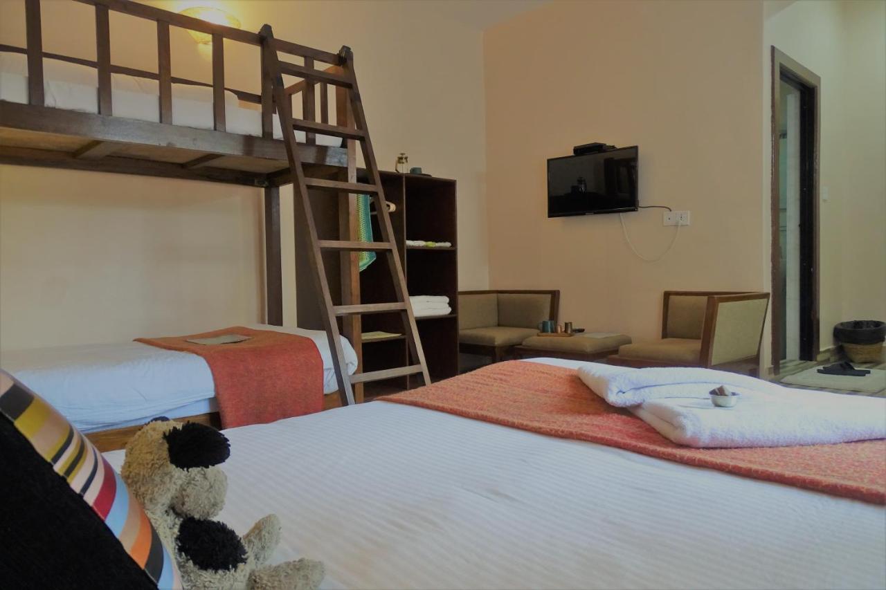 Hotel Karuna Pokhara Buitenkant foto