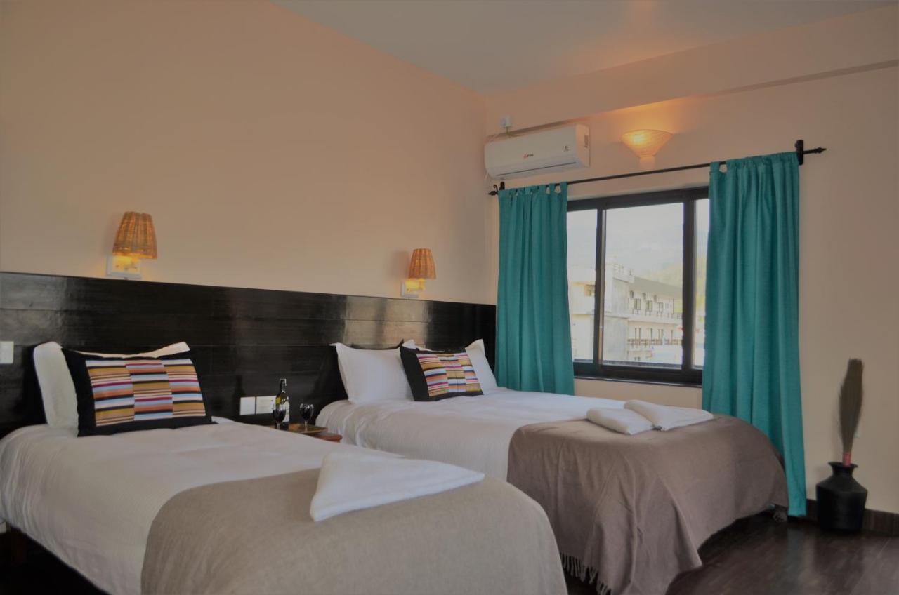 Hotel Karuna Pokhara Buitenkant foto