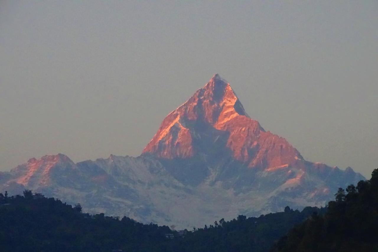 Hotel Karuna Pokhara Buitenkant foto