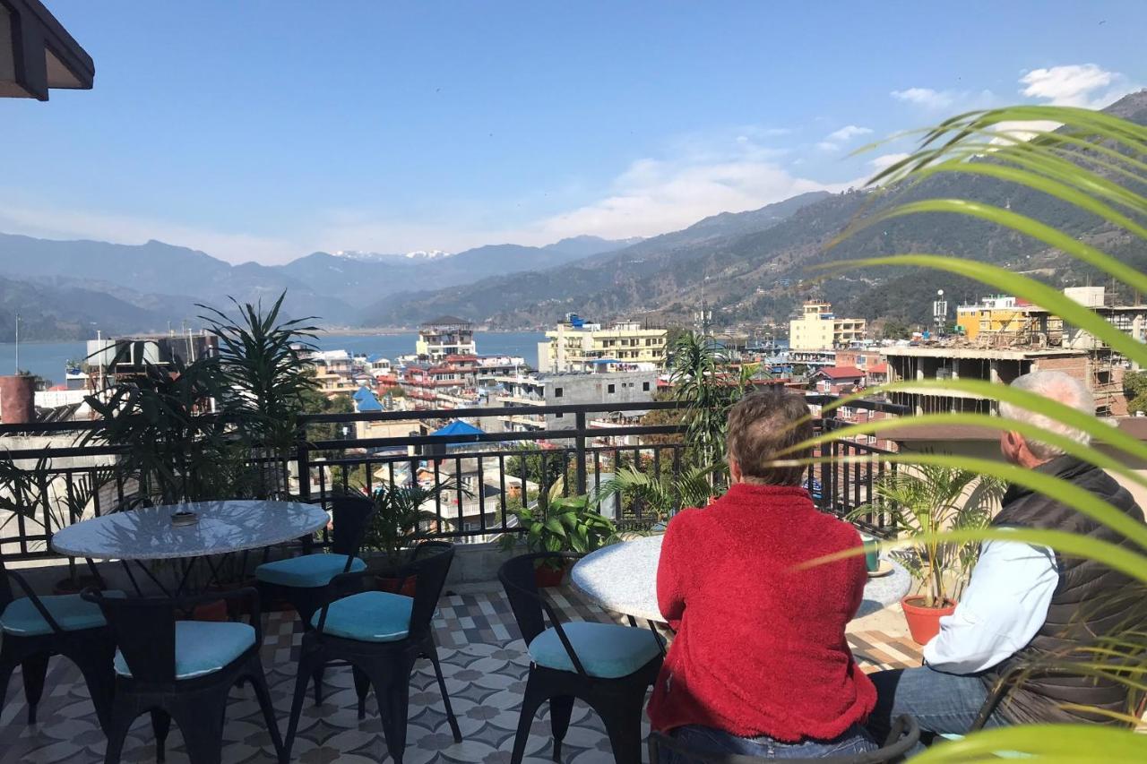 Hotel Karuna Pokhara Buitenkant foto